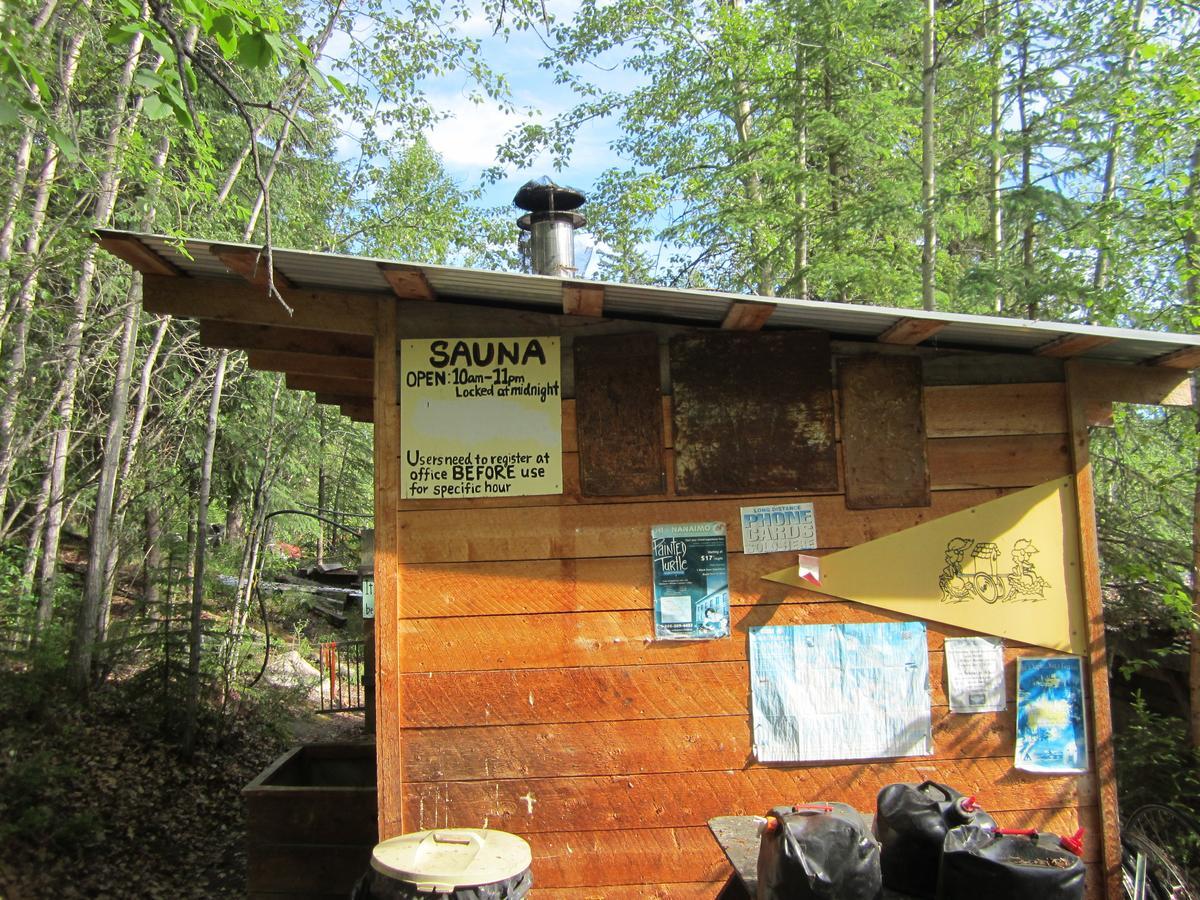 Dawson City River Hostel Buitenkant foto